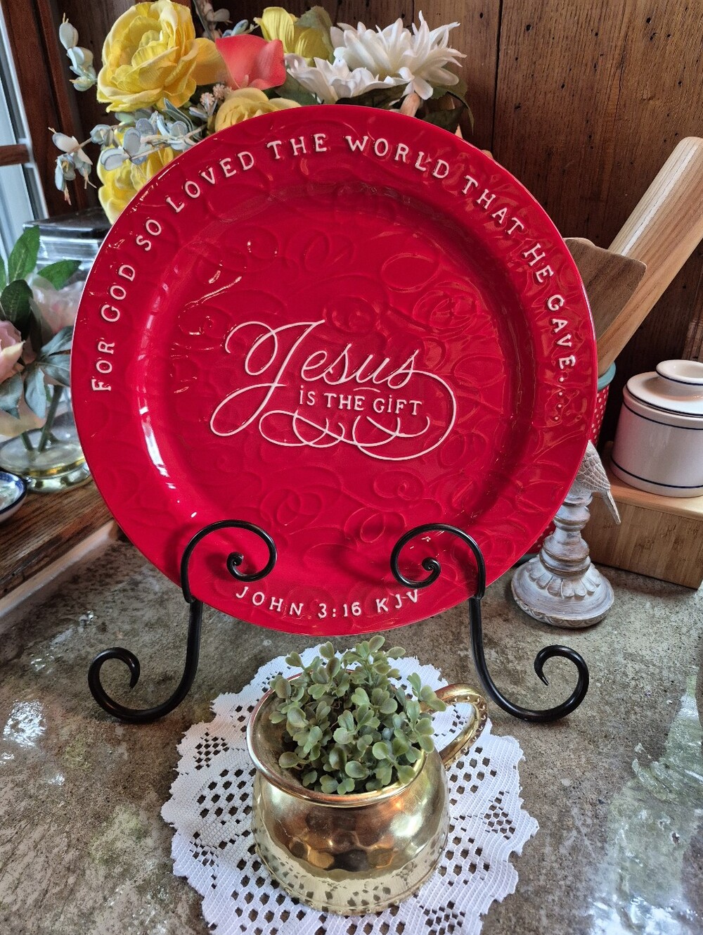 New DaySpring "Jesus is the Gift" John 3:16 large Red Holiday Christmas platter